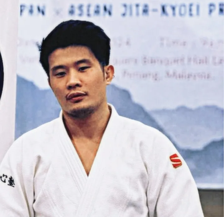 Sensei Leo (Chong Wei Fu) in a white judo gi